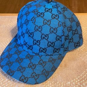 GUCCI BASEBALL HAT!